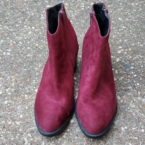 Burgundy Hot Kiss Suede Zipper Ankle Boots size 8 1/2 - Picture 3 of 6
